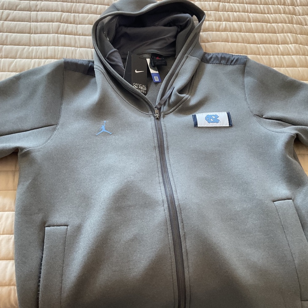 Jordan Brand UNC Team Issued Short Sleeve Training Hoody